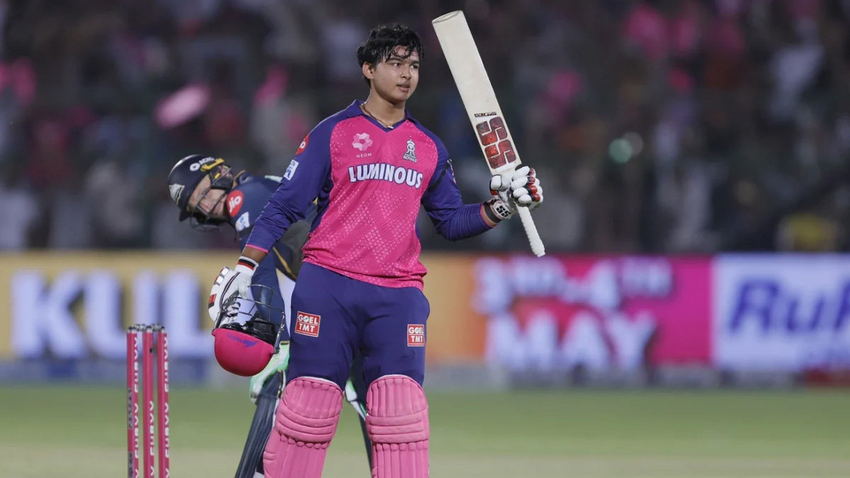 আইপিএলে ১৪ বছর বয়সে ৩৫ বলে বৈভবের সেঞ্চুরি