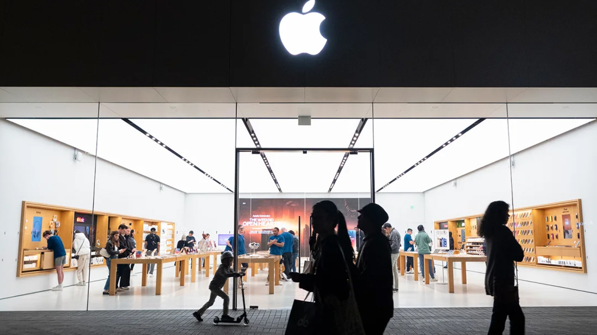 ট্রাম্পের শুল্ক নীতি: আমেরিকান ভোক্তাদের জন্য আইফোনের দাম হতে পারে ৩৫০০ ডলার