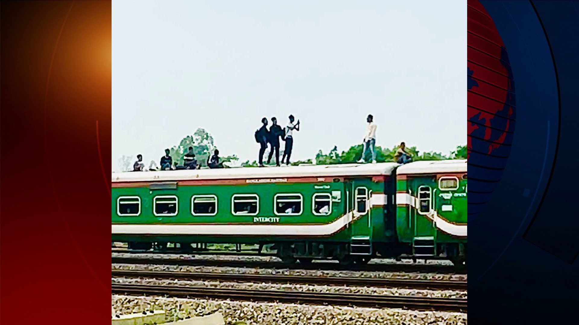 আখাউড়ায় ট্রেনের ছাদে টিকটক বানাতে গিয়ে দুর্ঘটনা, নিহত বেড়ে ২