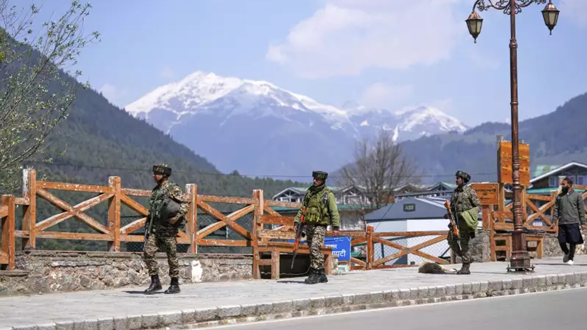 নিরাপত্তায় গাফিলতির দায় স্বীকার; পহেলগামে সেনা কেন ছিল না— প্রশ্নে ভারত সরকার যা বলছে