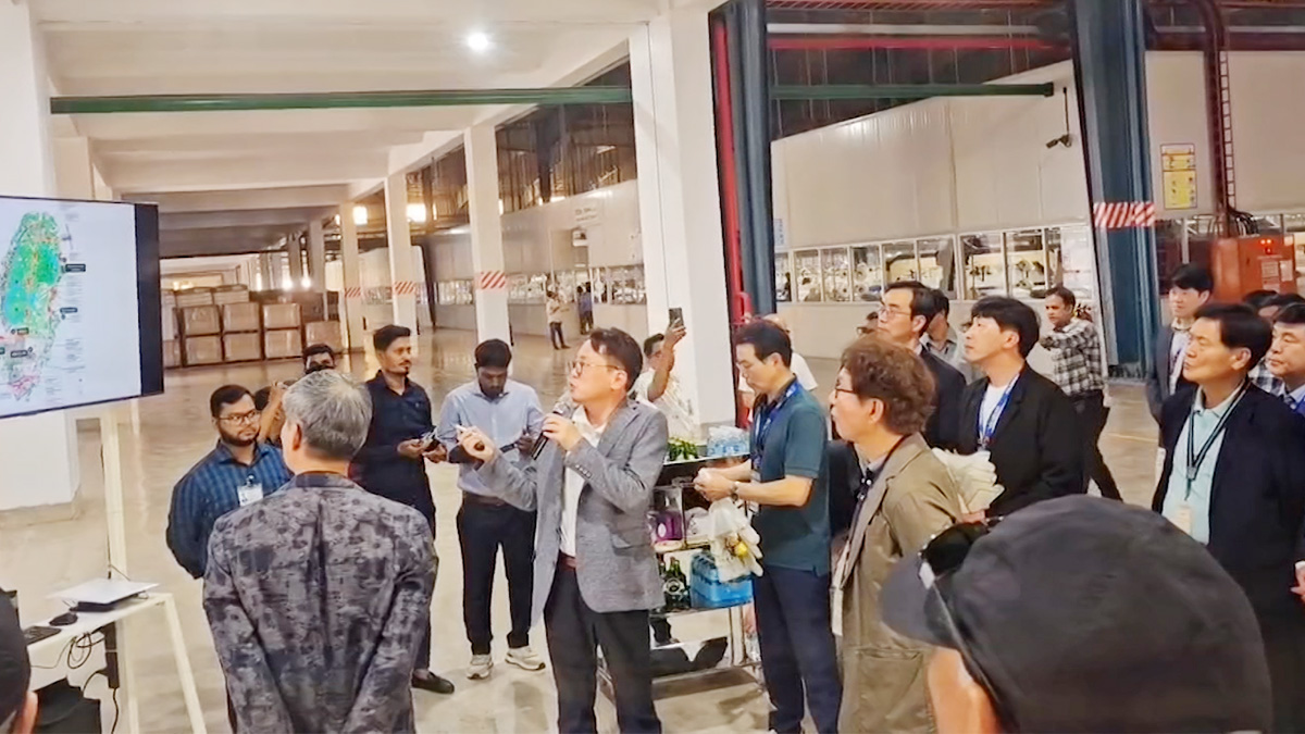 বিদেশি বিনিয়োগকারীদের কোরিয়ান ইপিজেড পরিদর্শন