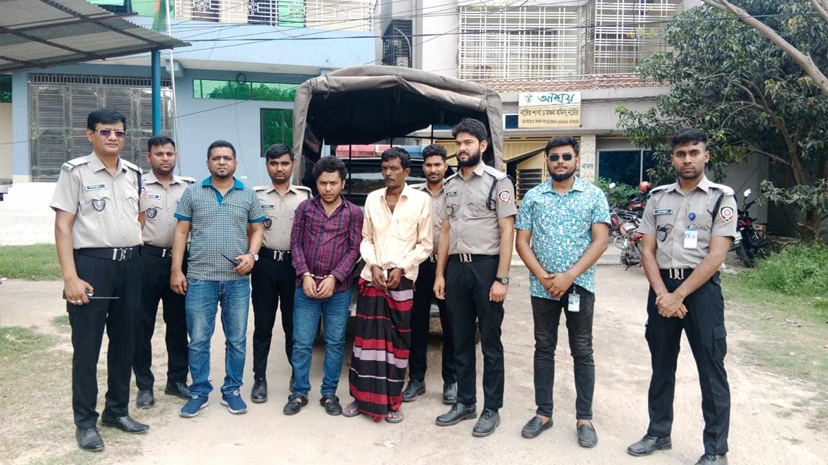 নাটোরে পৃথক অভিযানে হেরোইনসহ দুইজন আটক