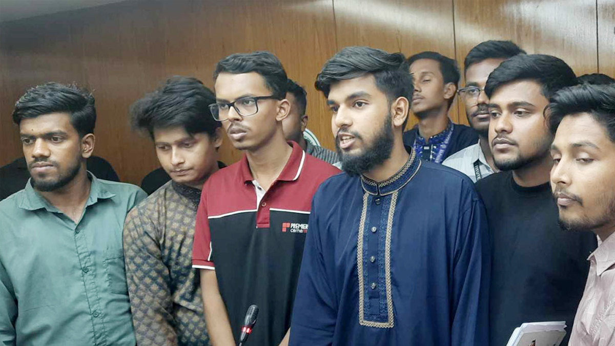 আলোচনায় সন্তুষ্ট নয়, আন্দোলন কঠোর করার ঘোষণা কারিগরি শিক্ষার্থীদের