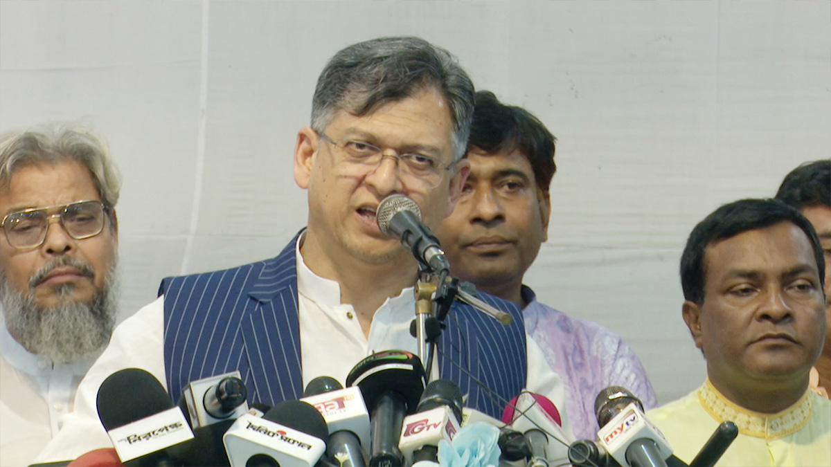 জুলাই আন্দোলন বিপ্লব নয়, গণতান্ত্রিক আকাঙ্খা থেকেই এ অভ্যুত্থান: সালাহউদ্দিন আহমেদ