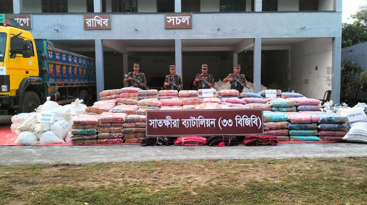 সাতক্ষীরায় বিপুল পরিমাণ ভারতীয় পণ্য জব্দ