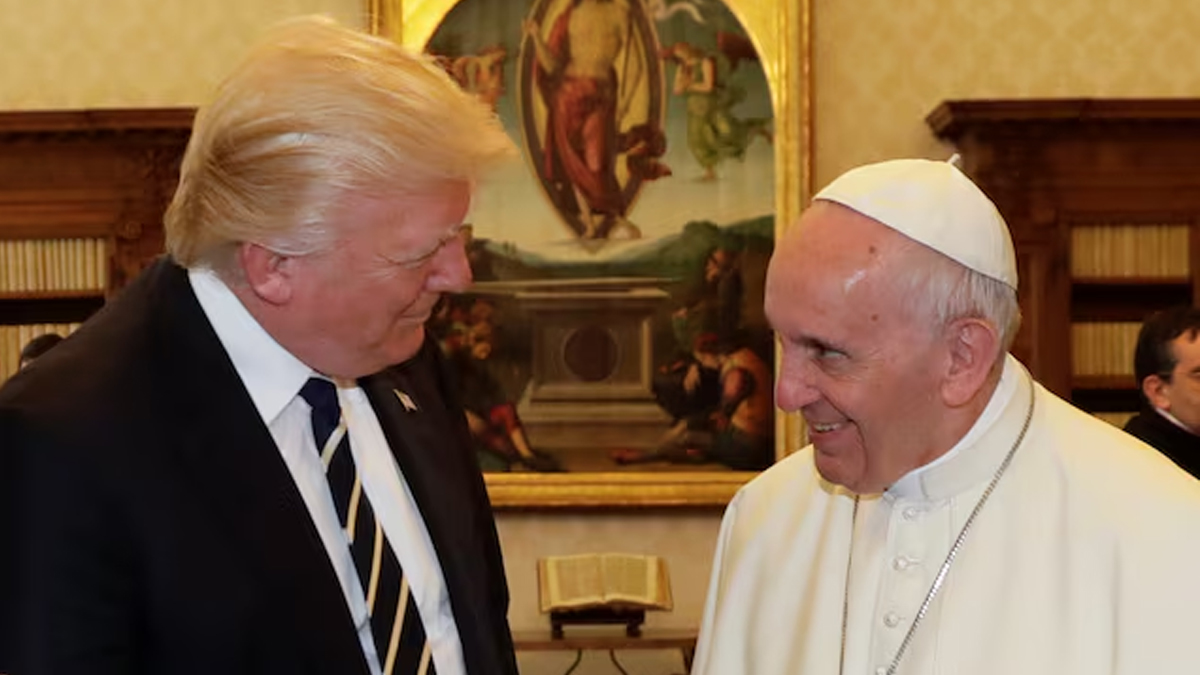 ট্রাম্প রসিকতা করে বললেন ‘পরবর্তী পোপ হতে চাই আমি’