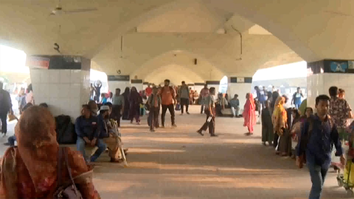 তিন দিনের ছুটিতে রাজধানী ছাড়ছেন অনেকেই