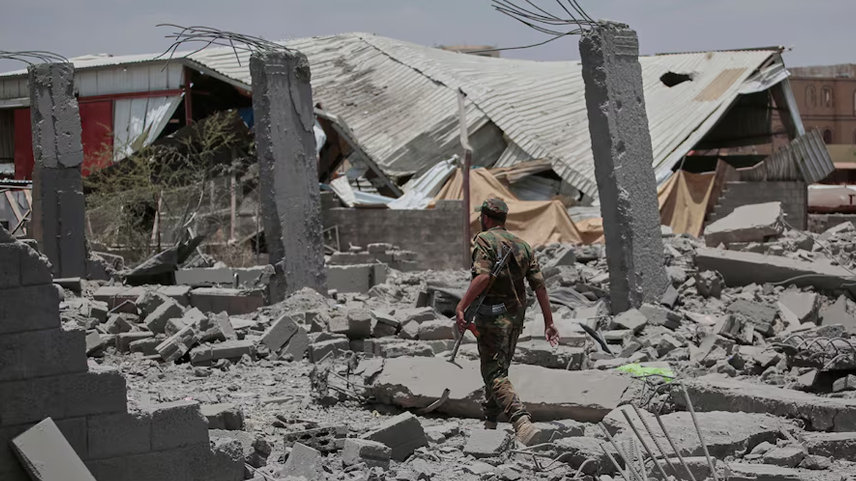 ইয়েমেনে কারাগারে মার্কিন হামলায় ৬৮ অভিবাসী নিহত