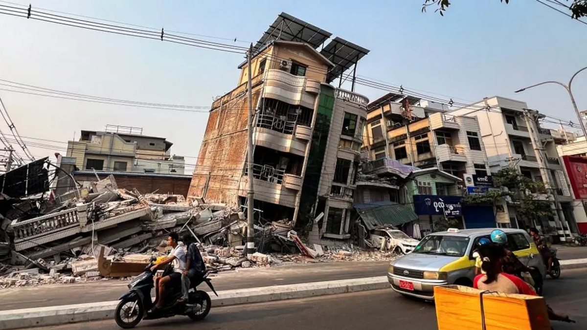 মিয়ানমারে ভূমিকম্পে প্রাণহানি ২৭০০ ছাড়ালো