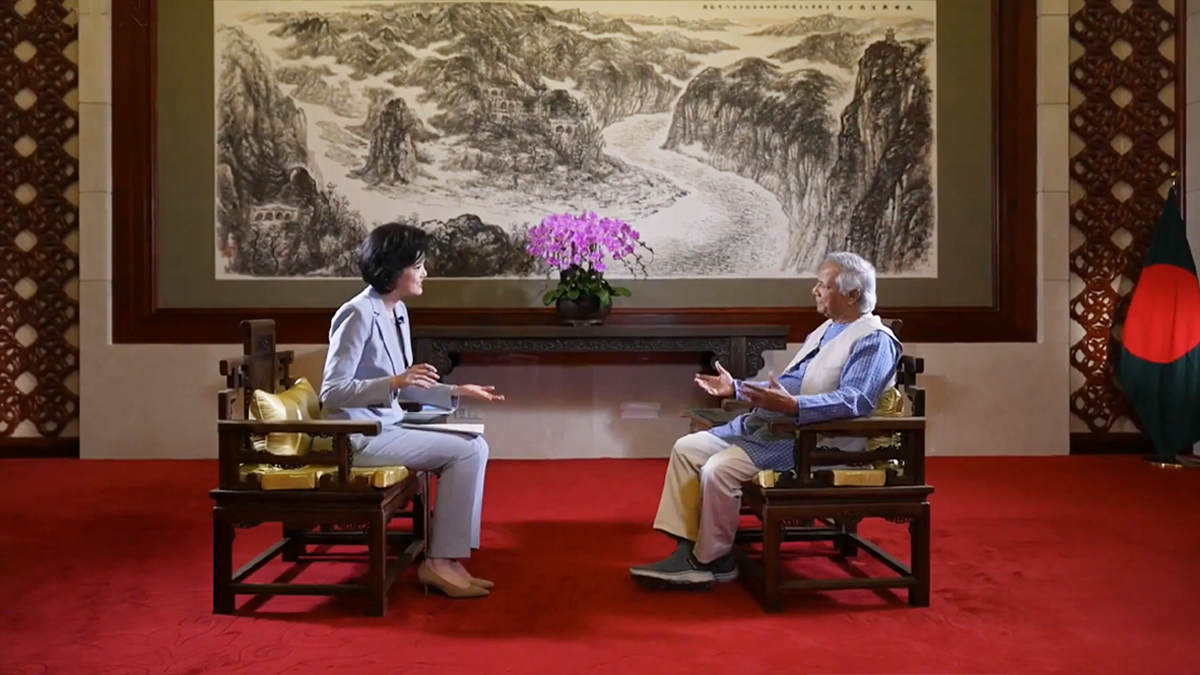 বাংলাদেশে বড় চীনা বিনিয়োগ ও শিল্প কারখানা স্থাপনের আহ্বান প্রধান উপদেষ্টার