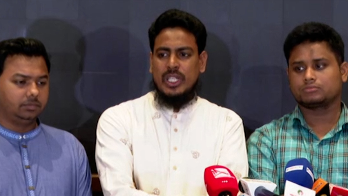 দেশের রাজনীতিতে এক-এগারোর আভাস লক্ষ্য করছি: আখতার