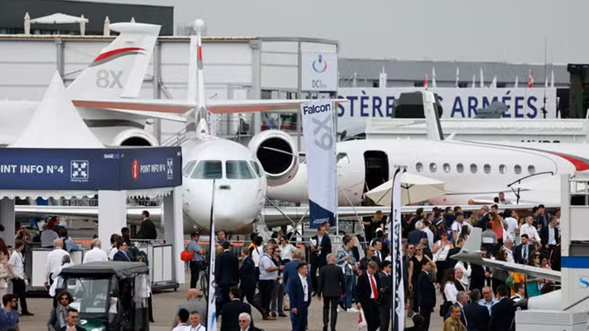 প্যারিস এয়ার শো থেকে ইসরায়েলি অস্ত্র কোম্পানিগুলো নিষিদ্ধ করতে মামলা