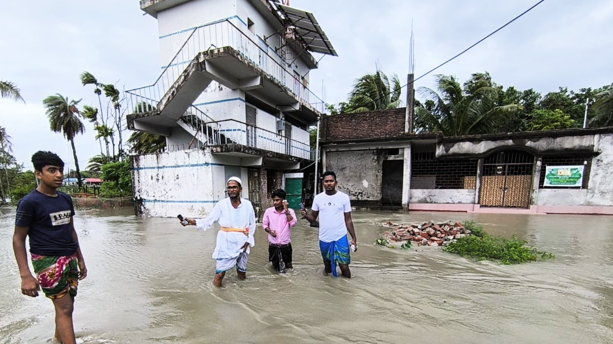 লঘুচাপে নোয়াখালীতে বৃষ্টি, হাতিয়ার নিম্নাঞ্চল প্লাবিত