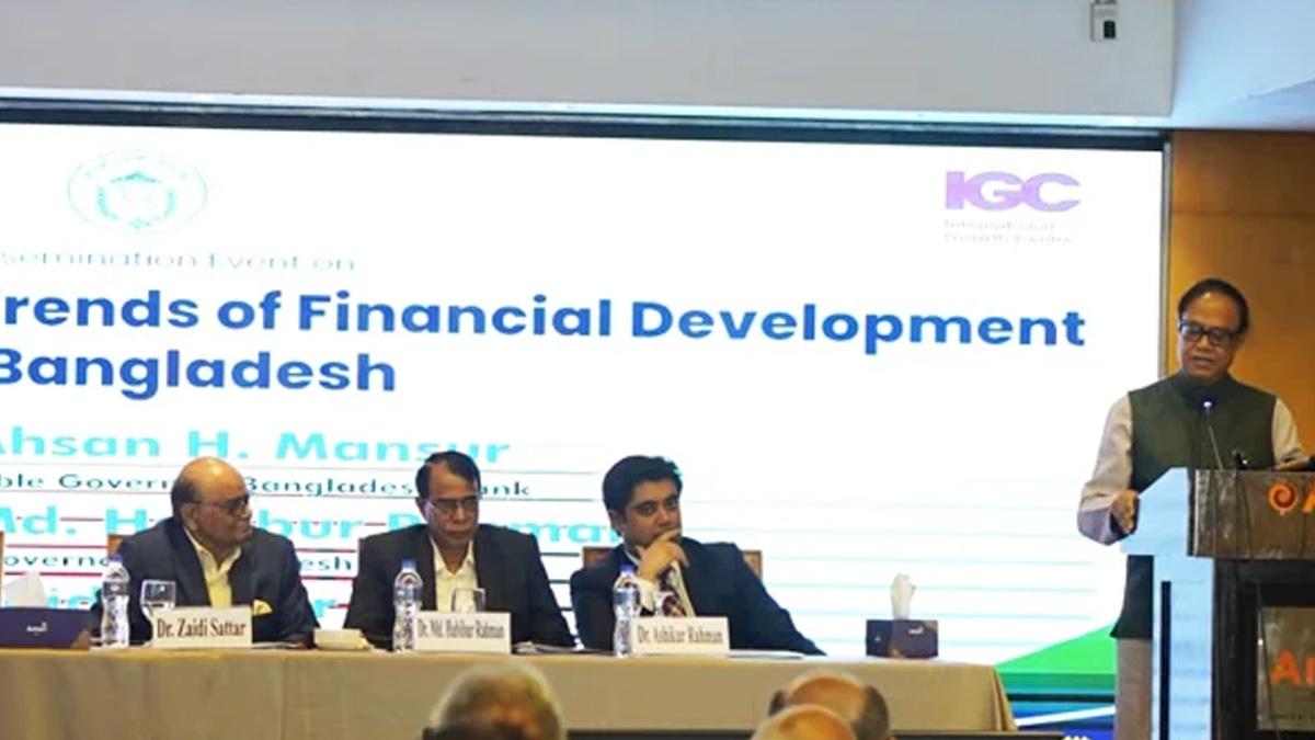 জুনে রিজার্ভ ৩০ বিলিয়ন ডলারে পৌঁছানোর লক্ষ্য রয়েছে: গভর্নর