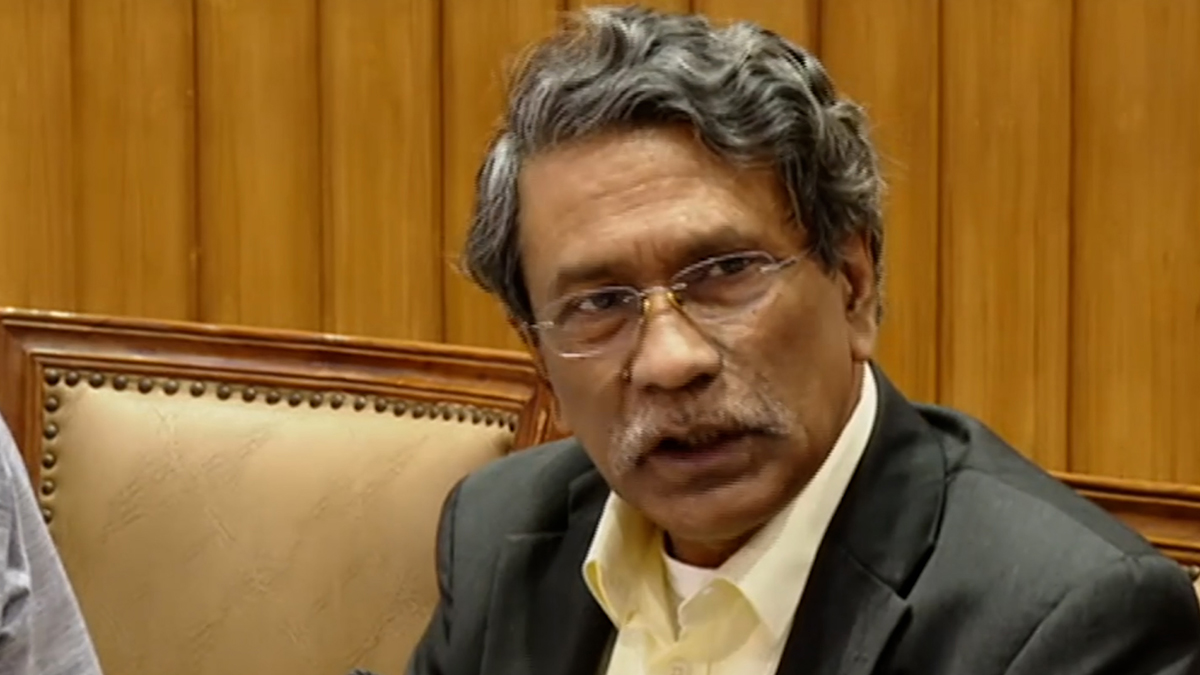 জাতীয় ঐকমত্য কমিশন কোনো কিছু চাপিয়ে দিচ্ছে না: আলী রীয়াজ