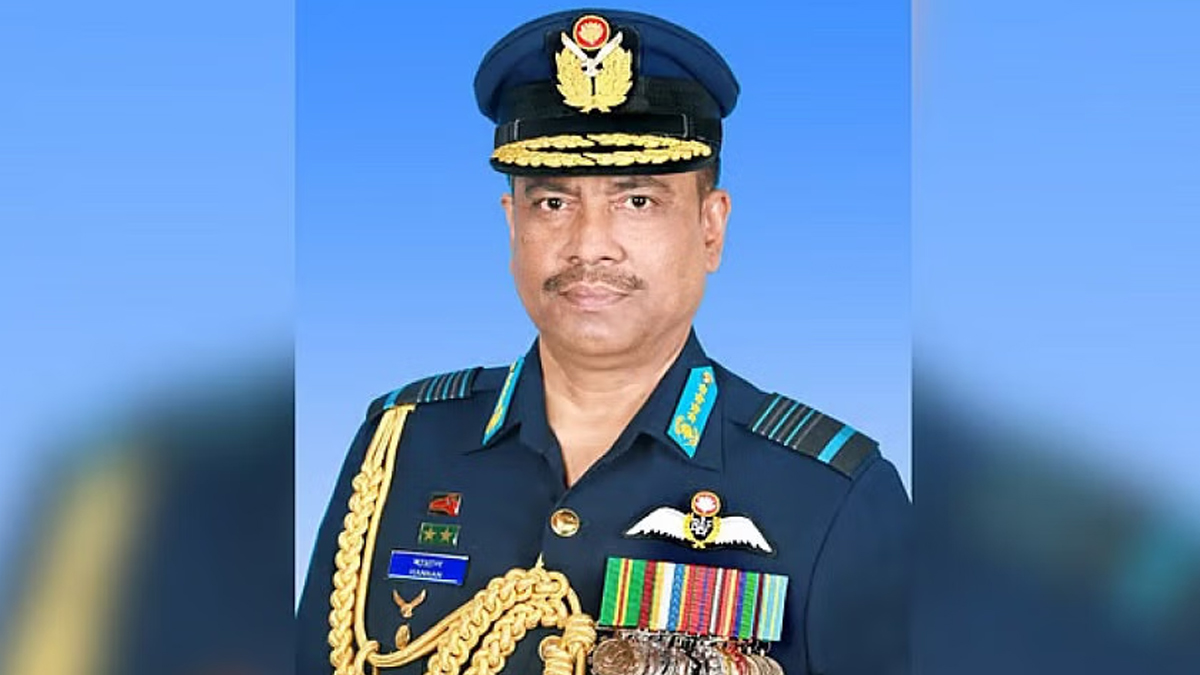 বিমানবাহিনীর সাবেক প্রধান ও স্ত্রী-ছেলের ৩৮ ব্যাংক হিসাব অবরুদ্ধ