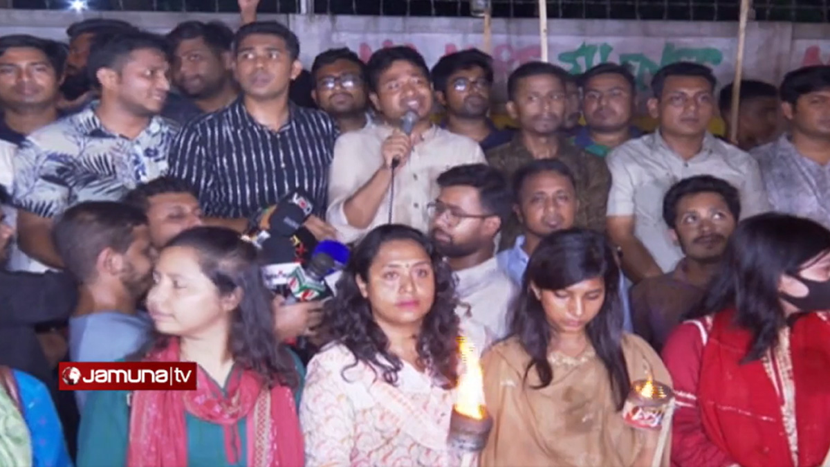 সাম্য হত্যার প্রতিবাদে ঢাবি ছাত্রদলের মশাল মিছিল