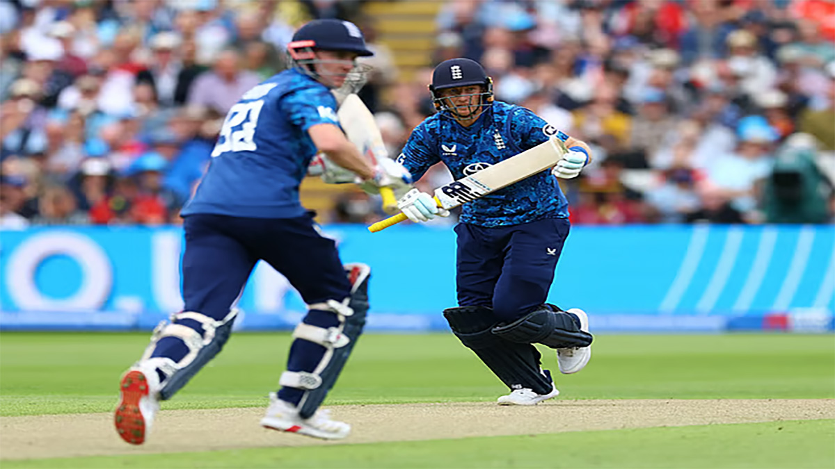 সেঞ্চুরি ছাড়াই ৪০০, বড় জয়ে দারুণ শুরু ইংল্যান্ডের