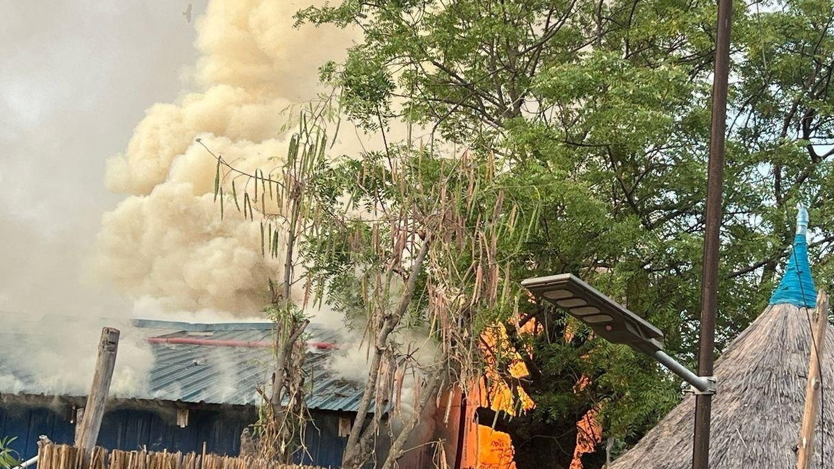 সুদানে হাসপাতালে বিমান হামলায় ৭ জন নিহত