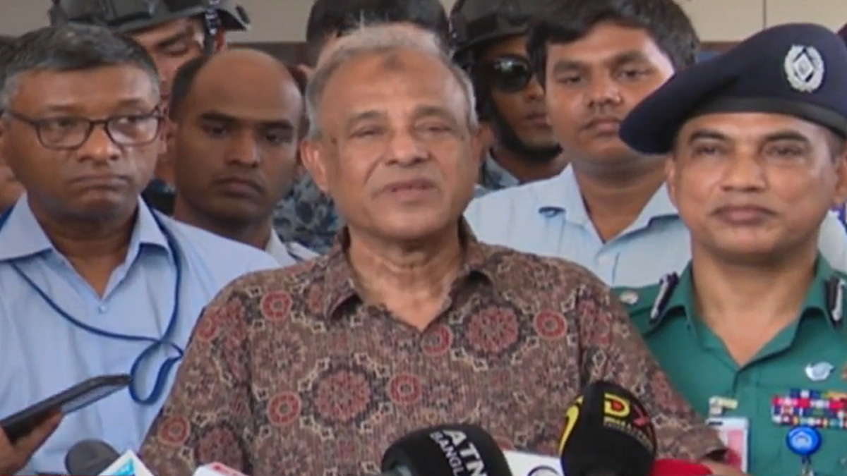 সুষ্ঠু ভোট শুধুমাত্র আইনশৃঙ্খলা বাহিনীর ওপর নির্ভর করে না: স্বরাষ্ট্র উপদেষ্টা