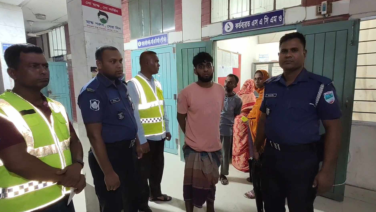 যশোরে আসামি ধরতে গিয়ে ওসিসহ হামলার শিকার পুলিশের ৭ সদস্য