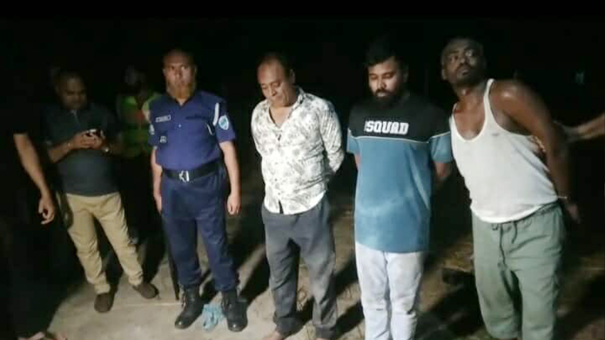 খুলনায় সন্ত্রাসী গ্রেনেড বাবুর সহযোগী কালা তুহিনসহ গ্রেফতার ৩, অস্ত্র ও গুলি উদ্ধার