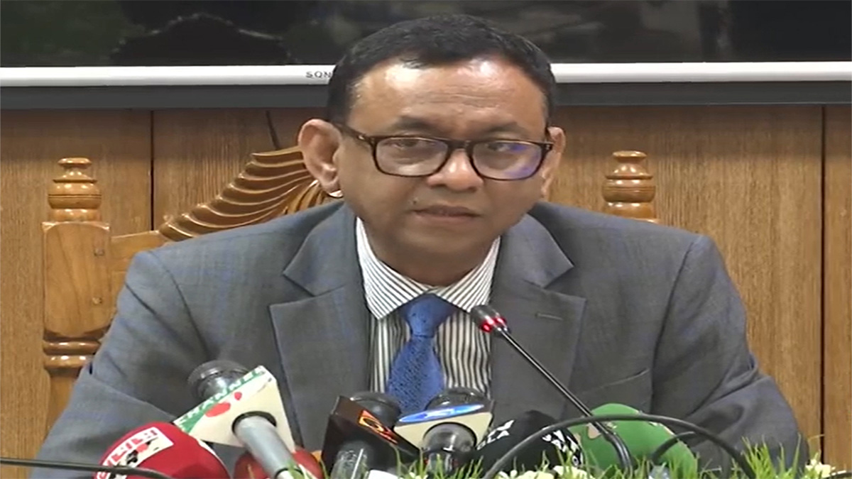 নতুন বাংলাদেশ বিনির্মাণে শ্রমিক-মালিকদের সৌহার্দ্যপূর্ণ সম্পর্ক দরকার: শ্রম সচিব