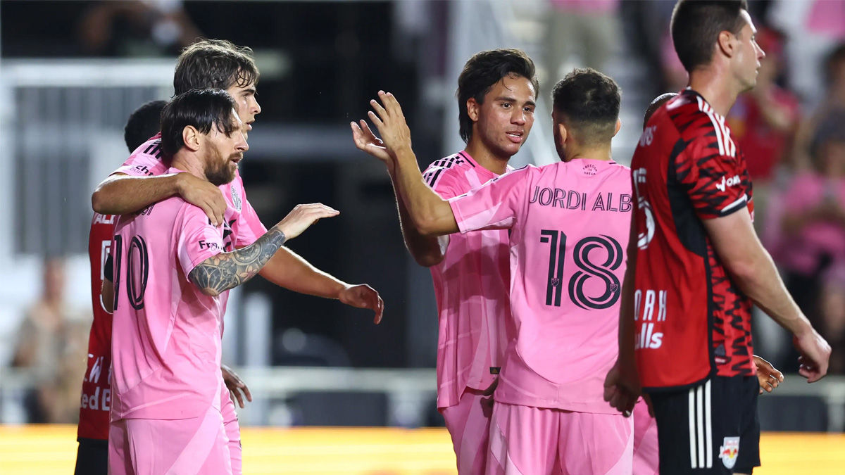 মেসির গোল, হ্যাটট্রিক হার থেকে বের হয়ে জয়ের দেখা পেলো মায়ামি