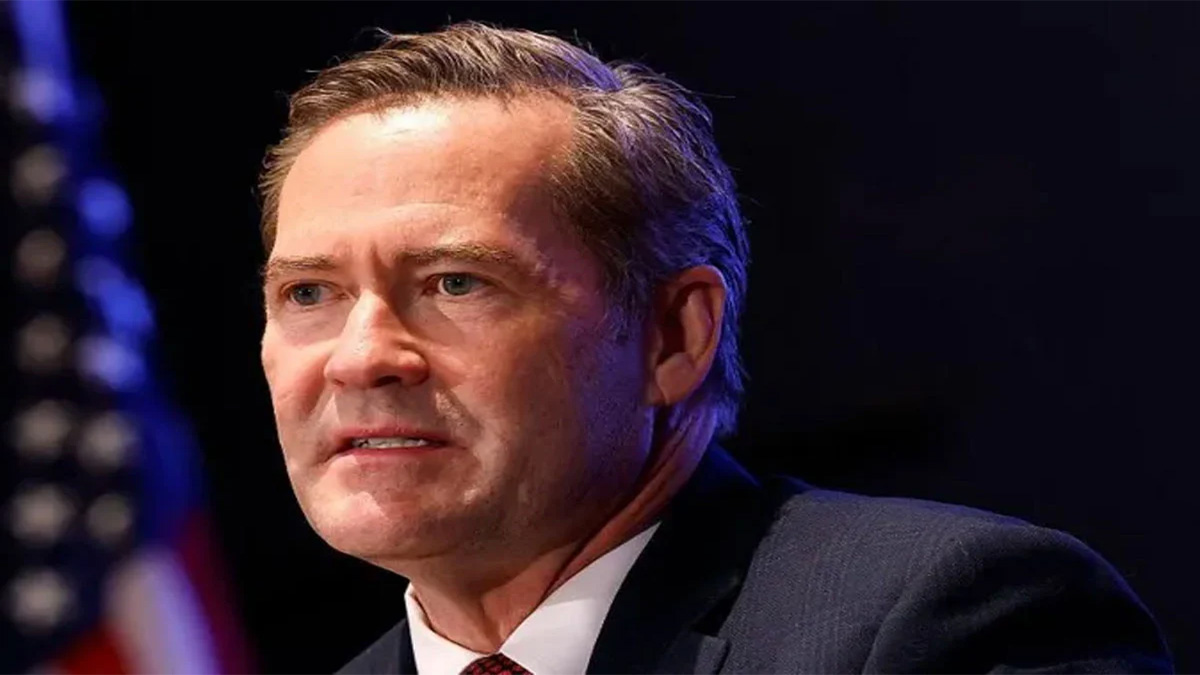 যুক্তরাষ্ট্রের জাতীয় নিরাপত্তা উপদেষ্টাকে সরিয়ে দিলেন ট্রাম্প