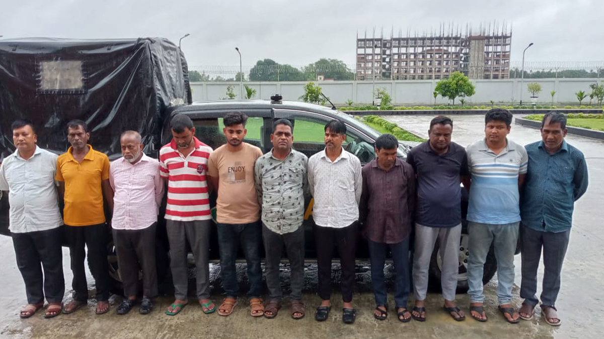 রংপুরে আন্তঃজেলা মলম সিন্ডিকেটের মূল হোতাসহ গ্রেফতার ১১