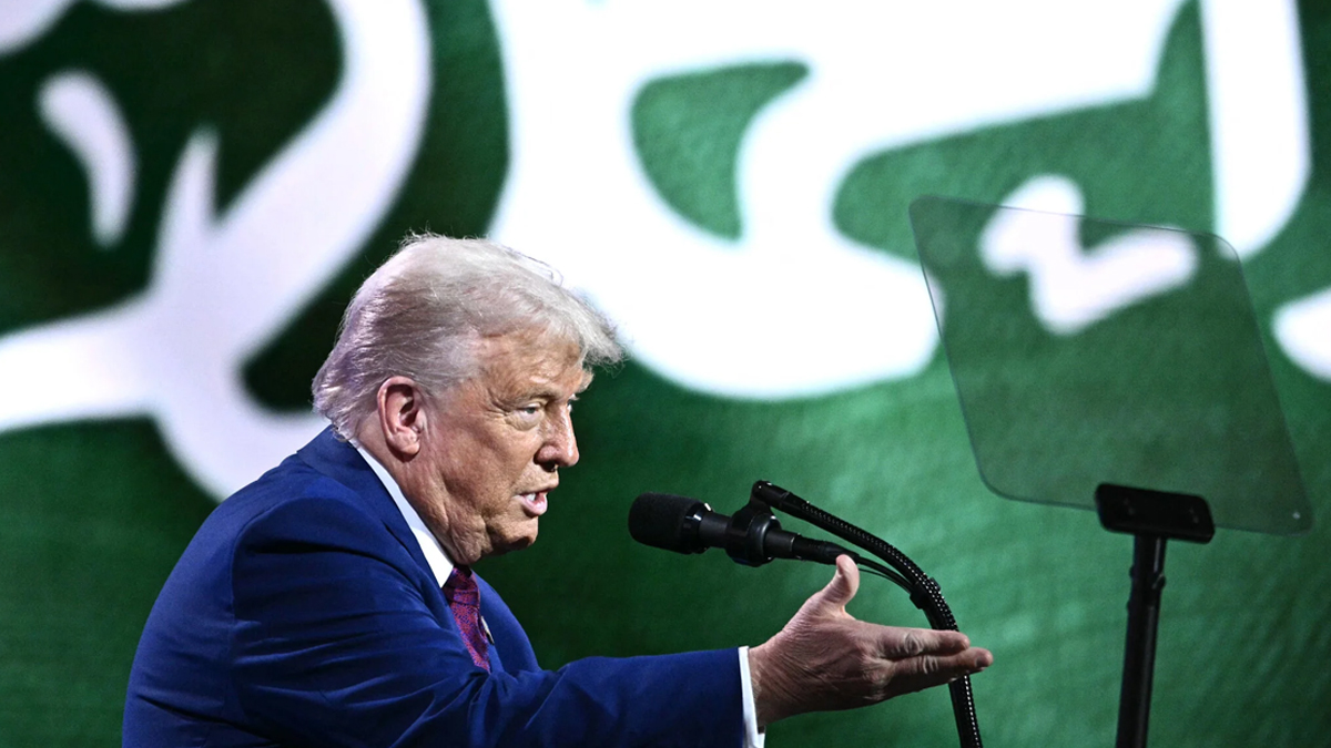 ইসরায়েলকে স্বীকৃতি দিতে সৌদি আরবকে আহ্বান ট্রাম্পের