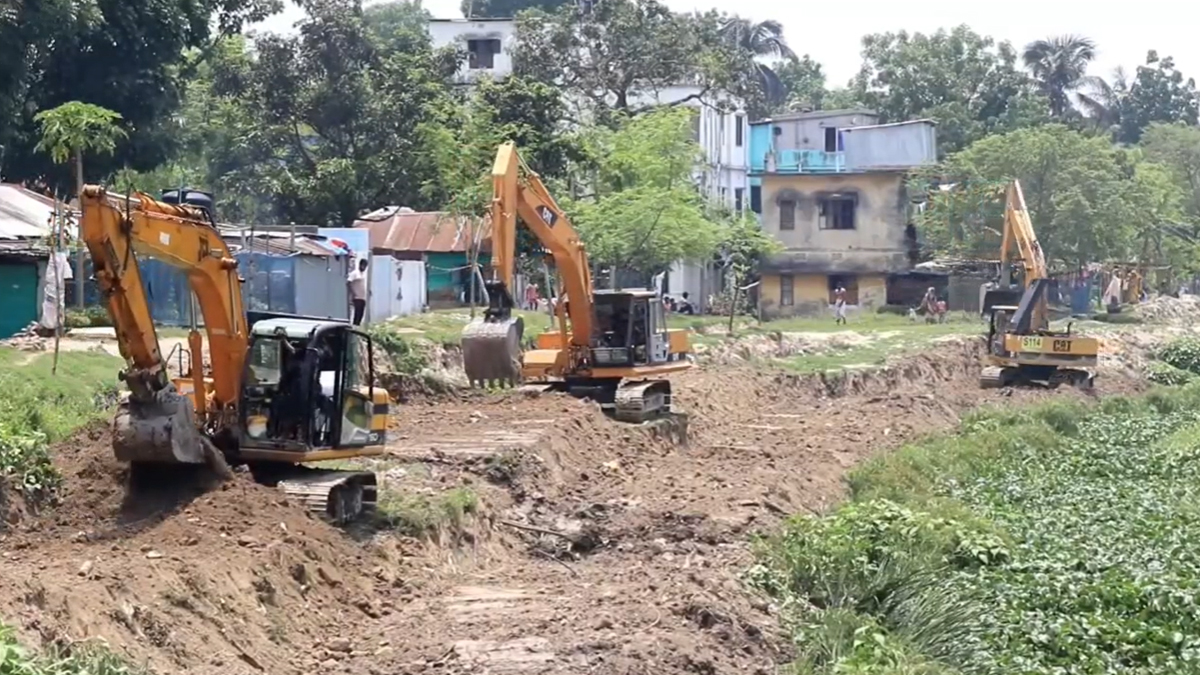 অবশেষে পাবনা শহর অংশে ৫ কিলোমিটার ইছামতী নদী খনন শুরু