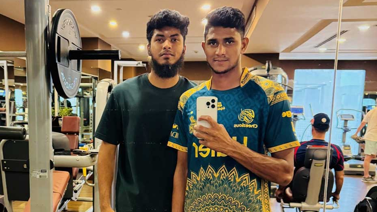 প্রায় তিনদিন বিমানবন্দরে আটকে থাকার পর দলের সঙ্গে রিশাদ-নাহিদ রানা