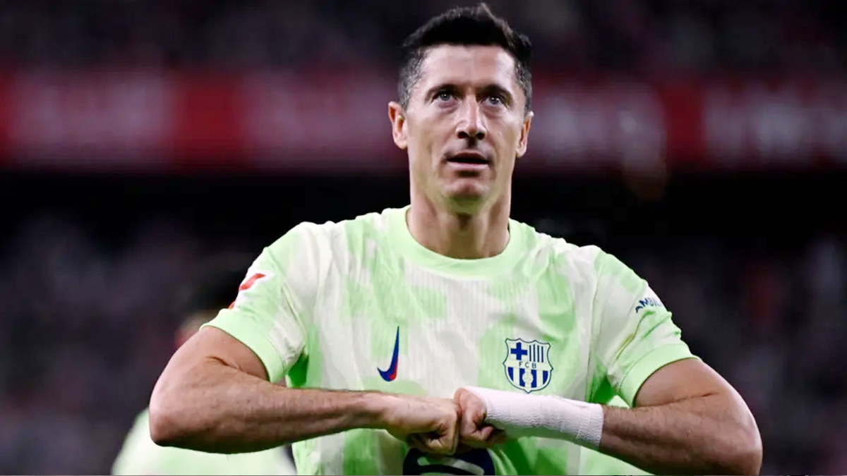 লেভানডোভস্কির জোড়া গোলে জয় দিয়েই মৌসুম শেষ করলো বার্সেলোনা