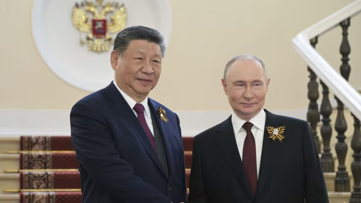 রাশিয়ার সেনাবাহিনীর সঙ্গে ‘ব্যবহারিক সহযোগিতা সম্প্রসারণের’ ঘোষণা দিয়েছে চীন