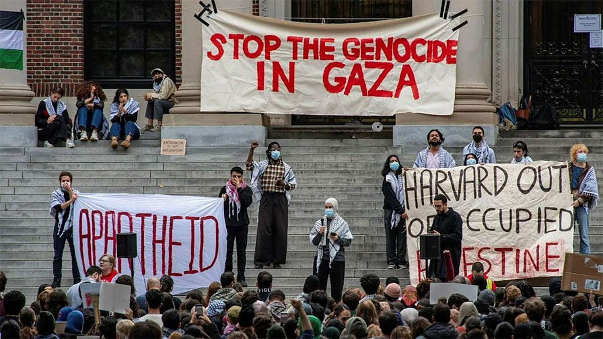 বিদেশি শিক্ষার্থী ভর্তির অধিকার হারালো হার্ভার্ড