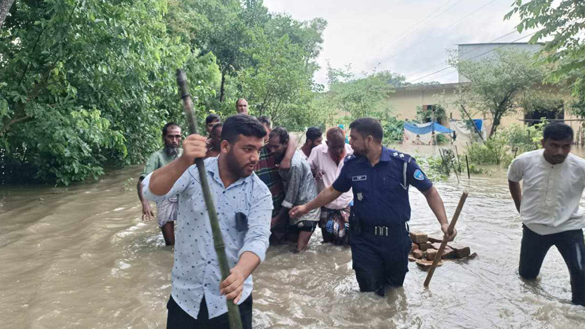 পাহাড়ি ঢলে প্লাবিত আখাউড়ার পূর্বাঞ্চল, নদী এলাকার বাসিন্দারা আতঙ্কে