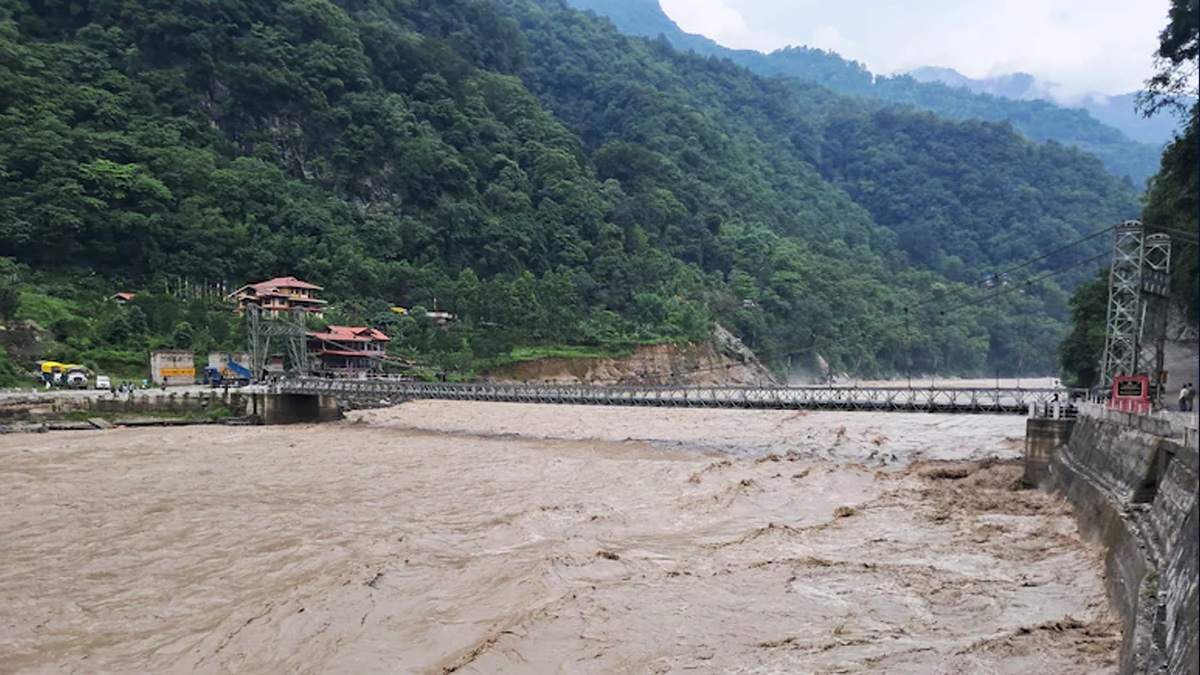সিকিমে টানা বৃষ্টিতে দুর্যোগ, পর্যটকসহ আটকা হাজারের বেশি মানুষ
