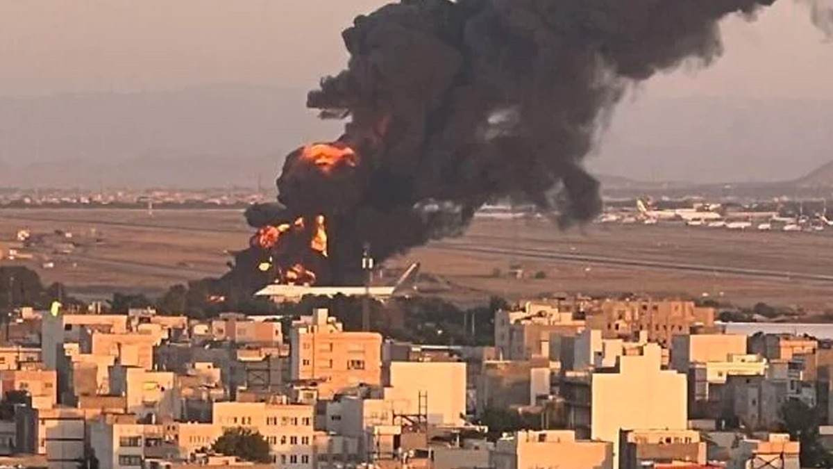 ২ হাজার ৩০০ কি.মি. দূর থেকে ইরানের জ্বালানীবাহী বিমানে ইসরায়েলের হামলা