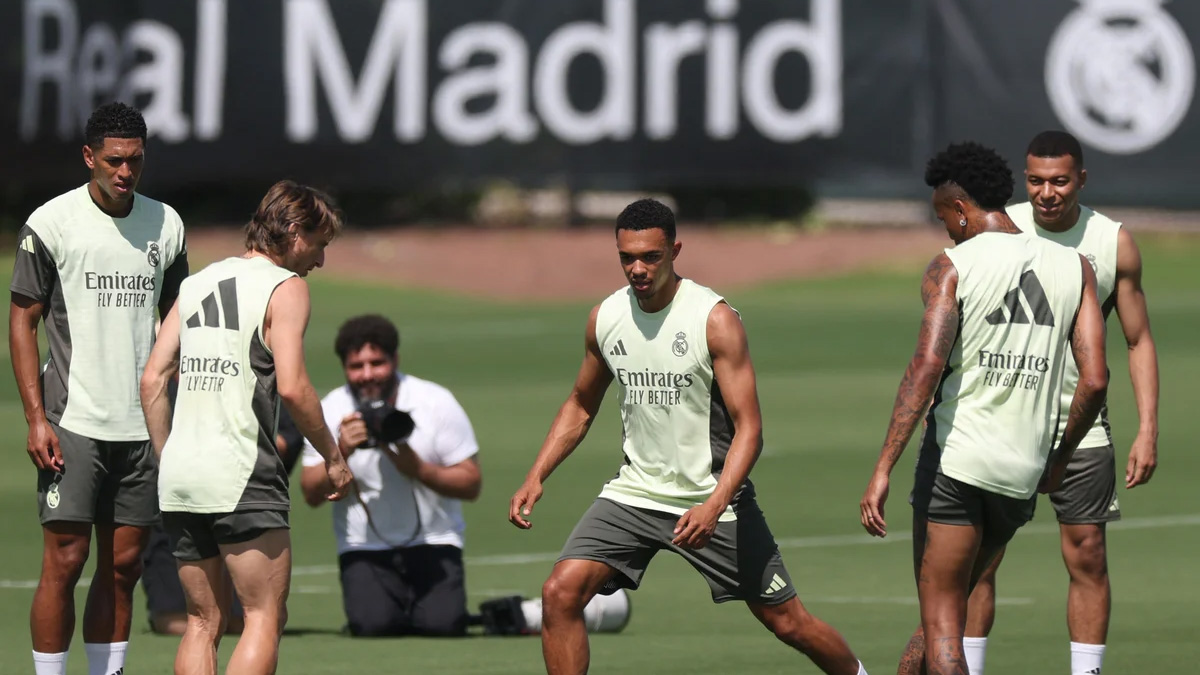 ক্লাব বিশ্বকাপের ম্যাচে মাঠে নামছে রিয়াল মাদ্রিদ