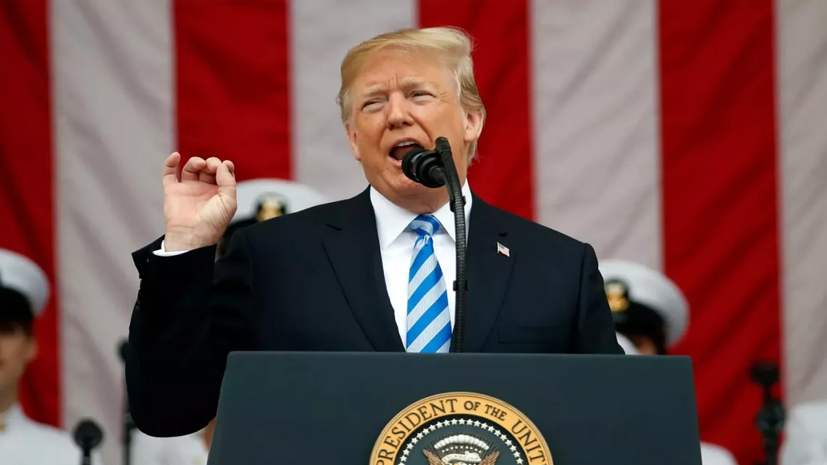 ইরানে আর বোমা না ফেলতে ইসরায়েলকে ট্রাম্পের কড়া হুঁশিয়ারি