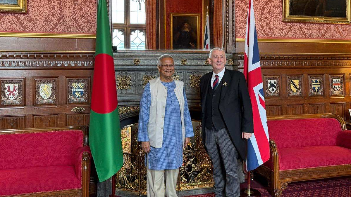 বাংলাদেশের সংস্কার কার্যক্রম সম্পর্কে রাজা চার্লসকে অবহিত করলেন প্রধান উপদেষ্টা