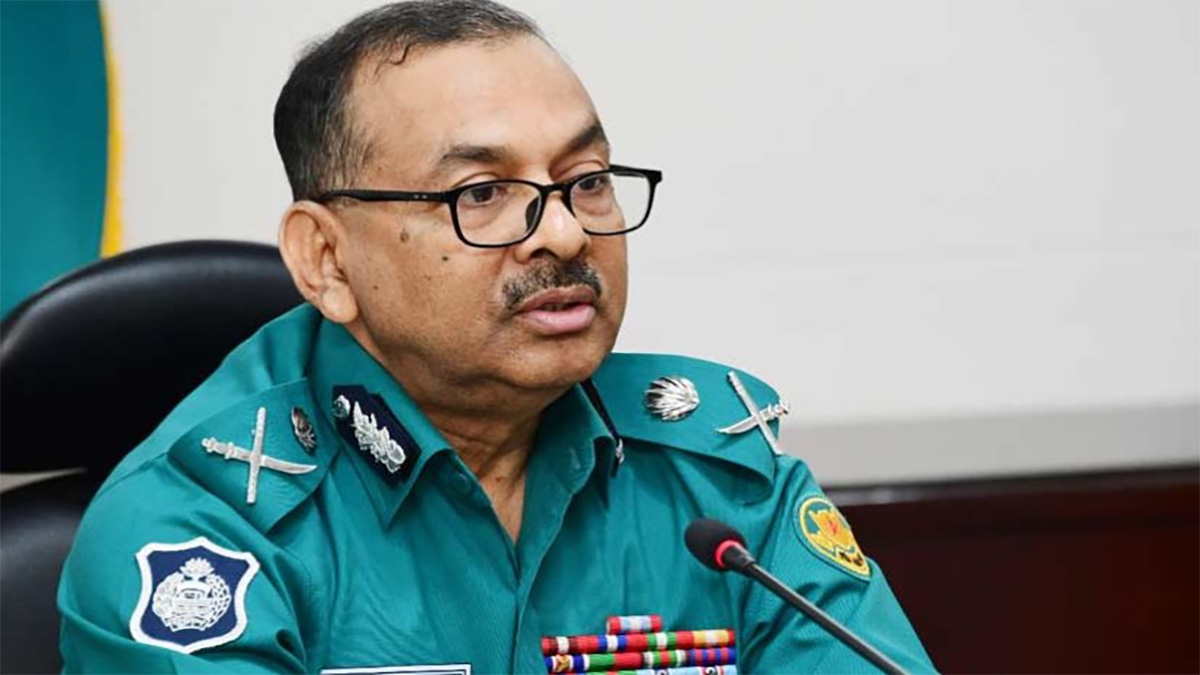 ঈদকে কেন্দ্র করে পর্যাপ্ত নিরাপত্তা নিশ্চিত করা হয়েছে: ডিএমপি কমিশনার