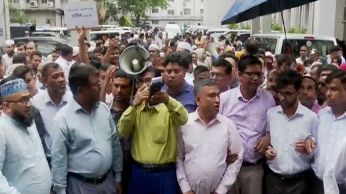 আজও সচিবালয়ে বিক্ষোভ