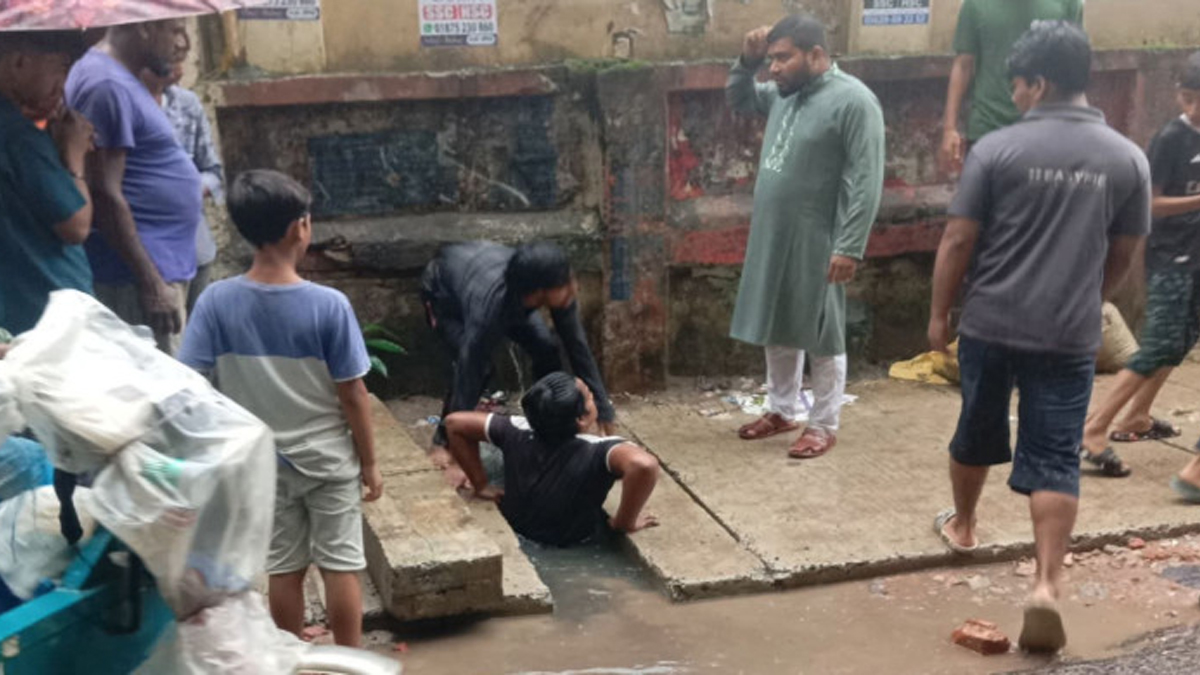 চট্টগ্রামে উন্মুক্ত নালায় তলিয়ে গেল শিশুর প্রাণ