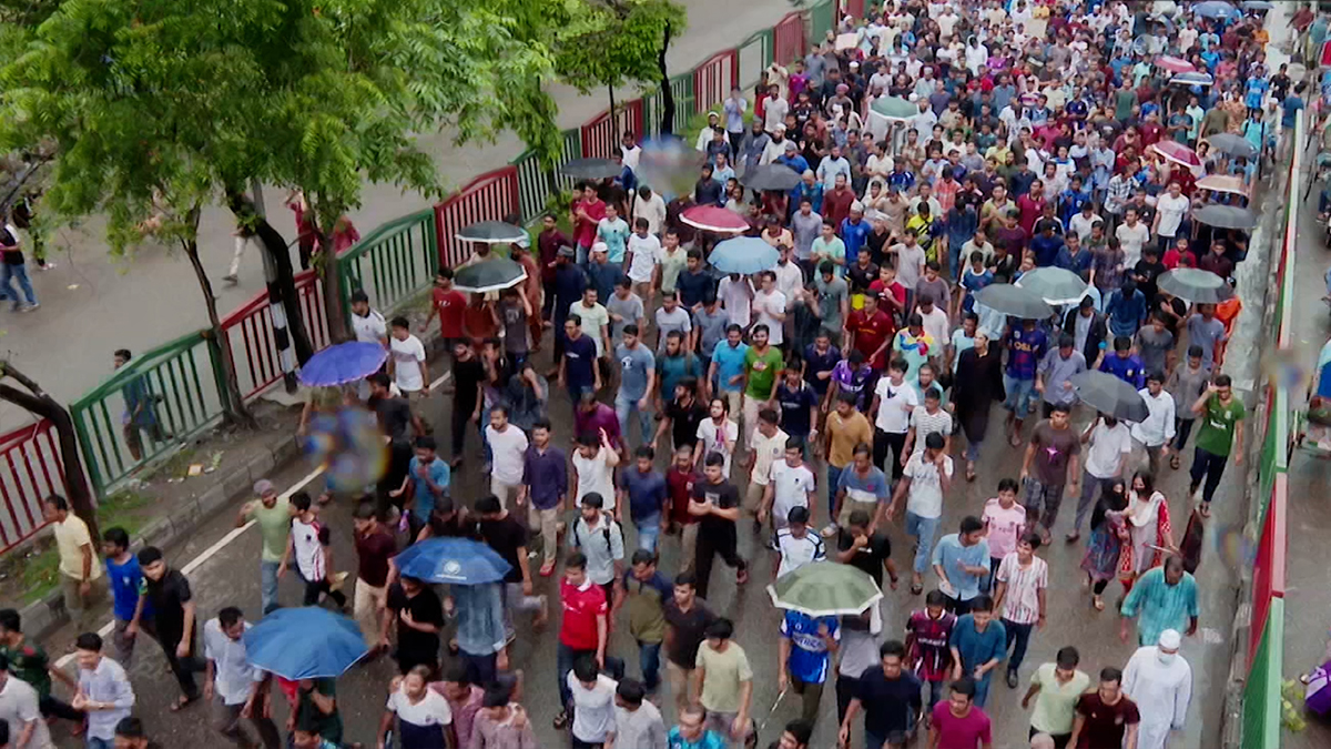 ২ জুলাই: গণপদযাত্রায় শাহবাগে নামে শিক্ষার্থীদের ঢল