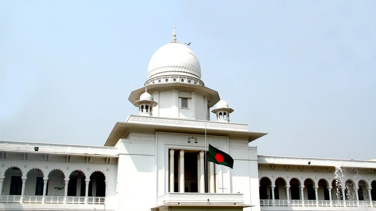 বিমান বিধ্বস্তে নিহতদের স্মরণে দাঁড়িয়ে নীরবতা পালন আপিল বিভাগের