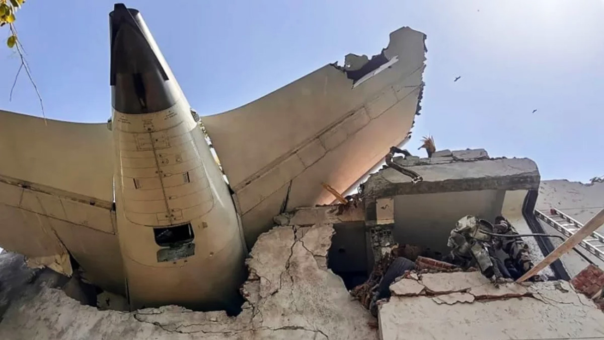 আহমেদাবাদে বিমান দুর্ঘটনার প্রাথমিক প্রতিবেদন প্রকাশ