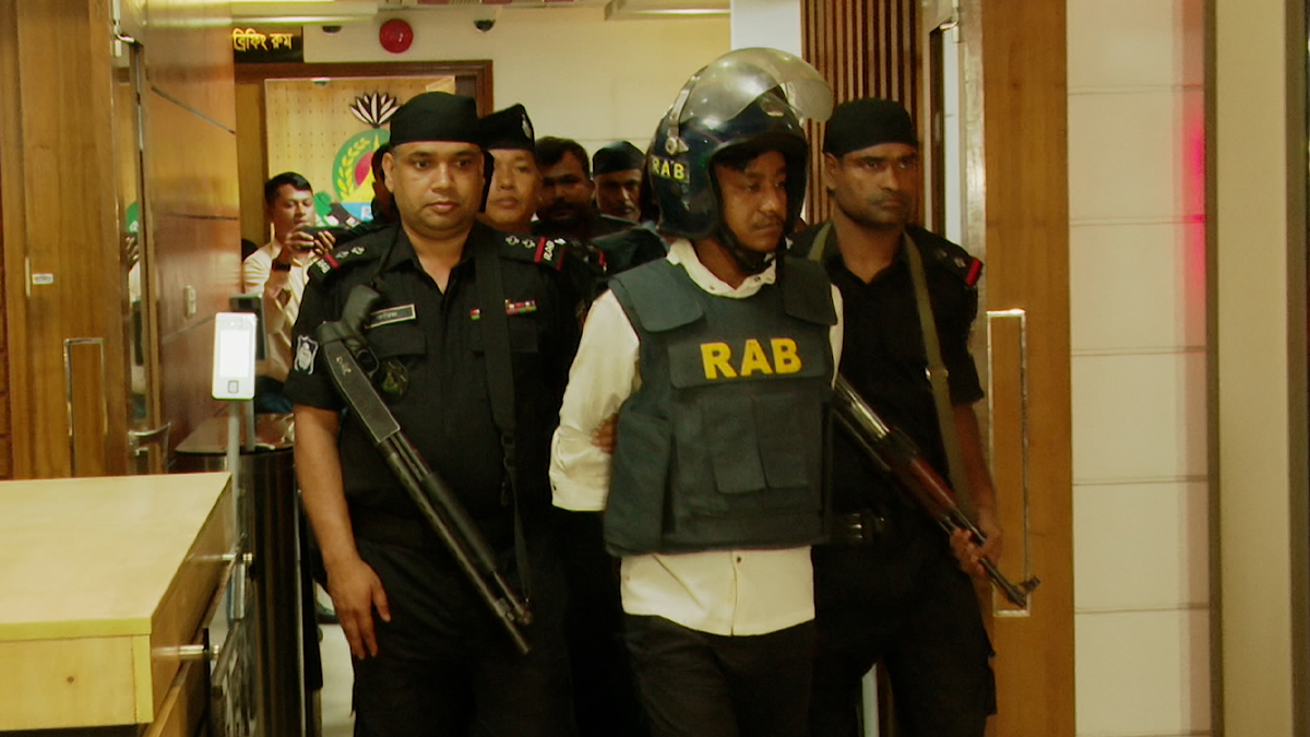 জামিনে বেরিয়ে ফের সন্ত্রাসী কর্মকাণ্ড, আবারও গ্রেফতার ‘টুন্ডা বাবু’