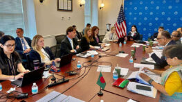 যুক্তরাষ্ট্র-বাংলাদেশ শুল্ক ইস্যু: বৈঠক শেষেও মেলেনি স্বস্তির বার্তা, অনিশ্চয়তায় ব্যবসায়ীরা